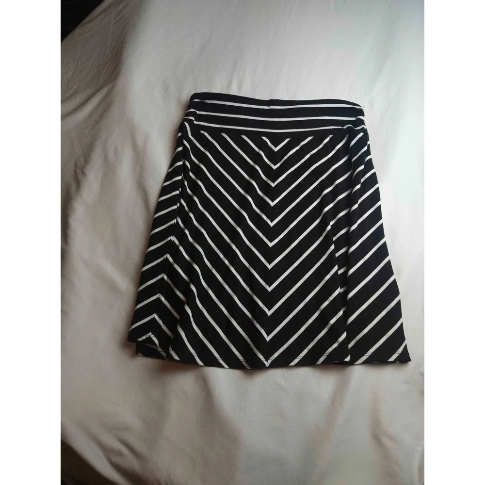 Faded Glory Skirt L 12-14 Black White Striped Minimalist Classic Smart Casual